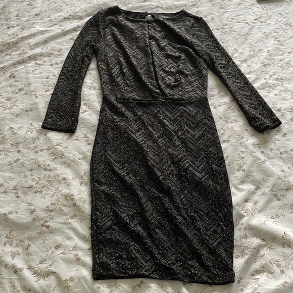 Amazing gold and black dresss - Picture 1 of 3